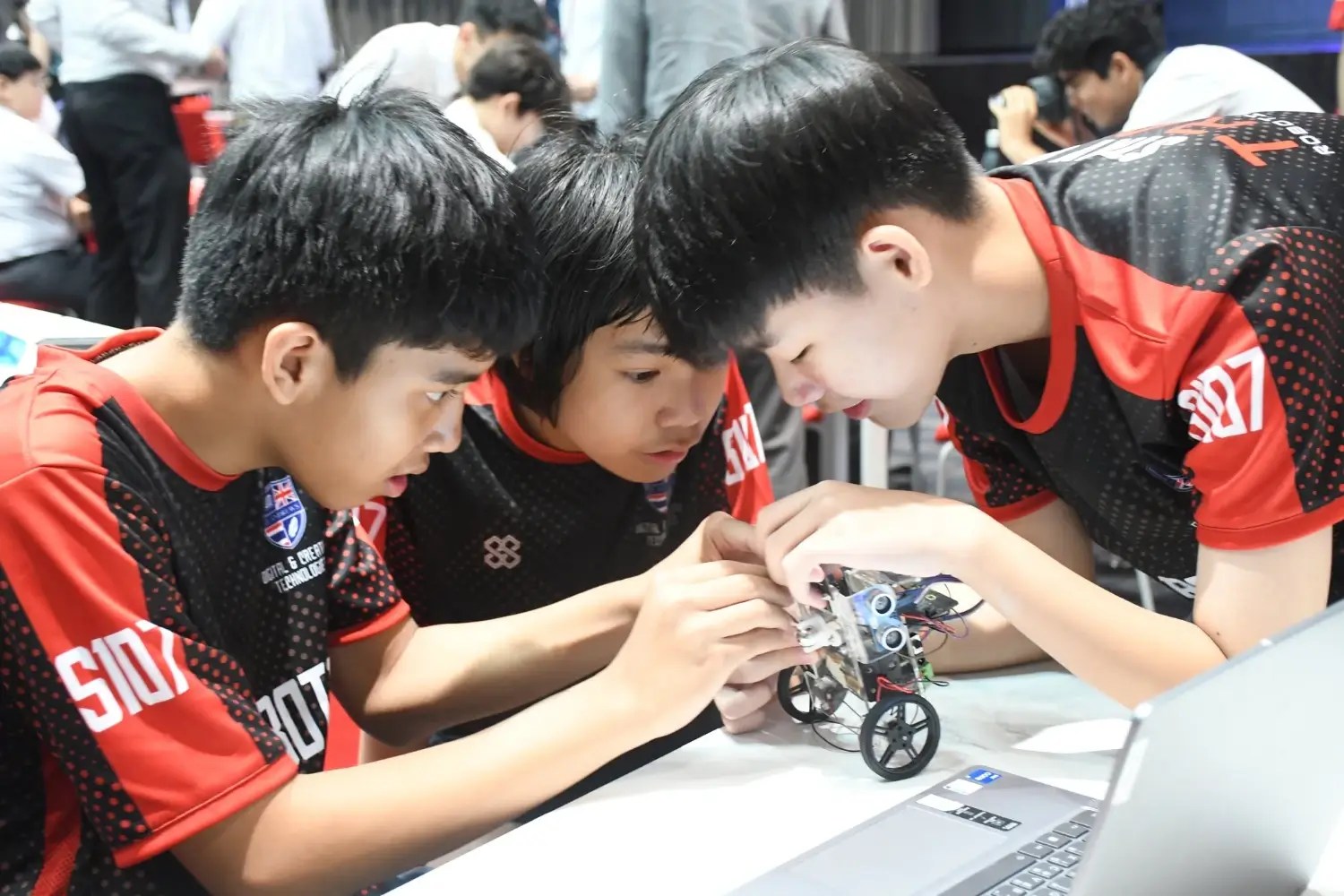 extracurricular-activities-benefits-en Extracurricular Activities Benefits for Child Development